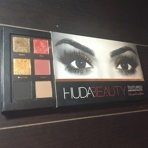 Huda beauty textured palette rose gold edition
